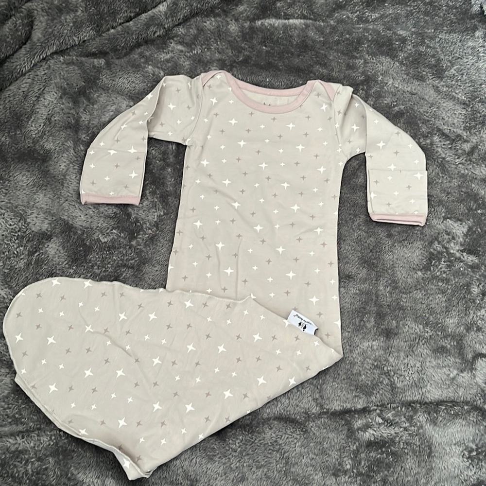 Miracle Baby tie sleep sack with hat 0-6 months